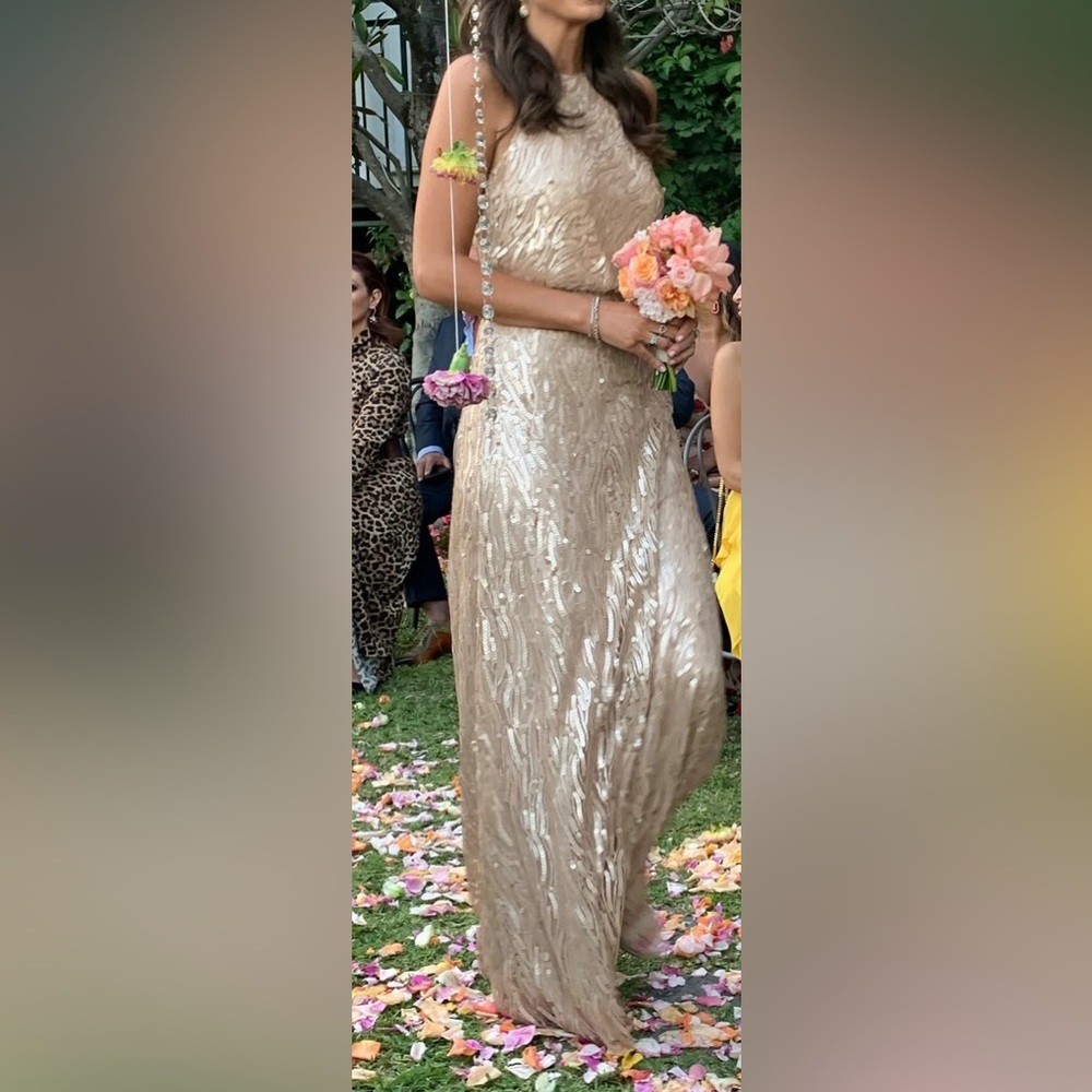 Elegant Gold Sleeveless Dress
